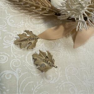 Vintage White Leaf Clip on Earrings Rhinestone